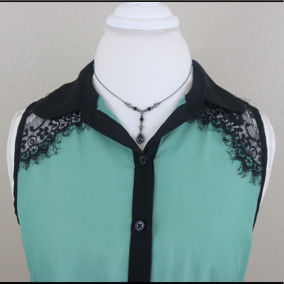 Sheer Lace Top - Picture 2 of 4